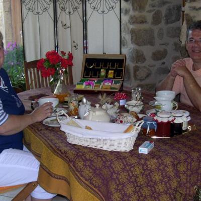 Petit déjeuner au salon